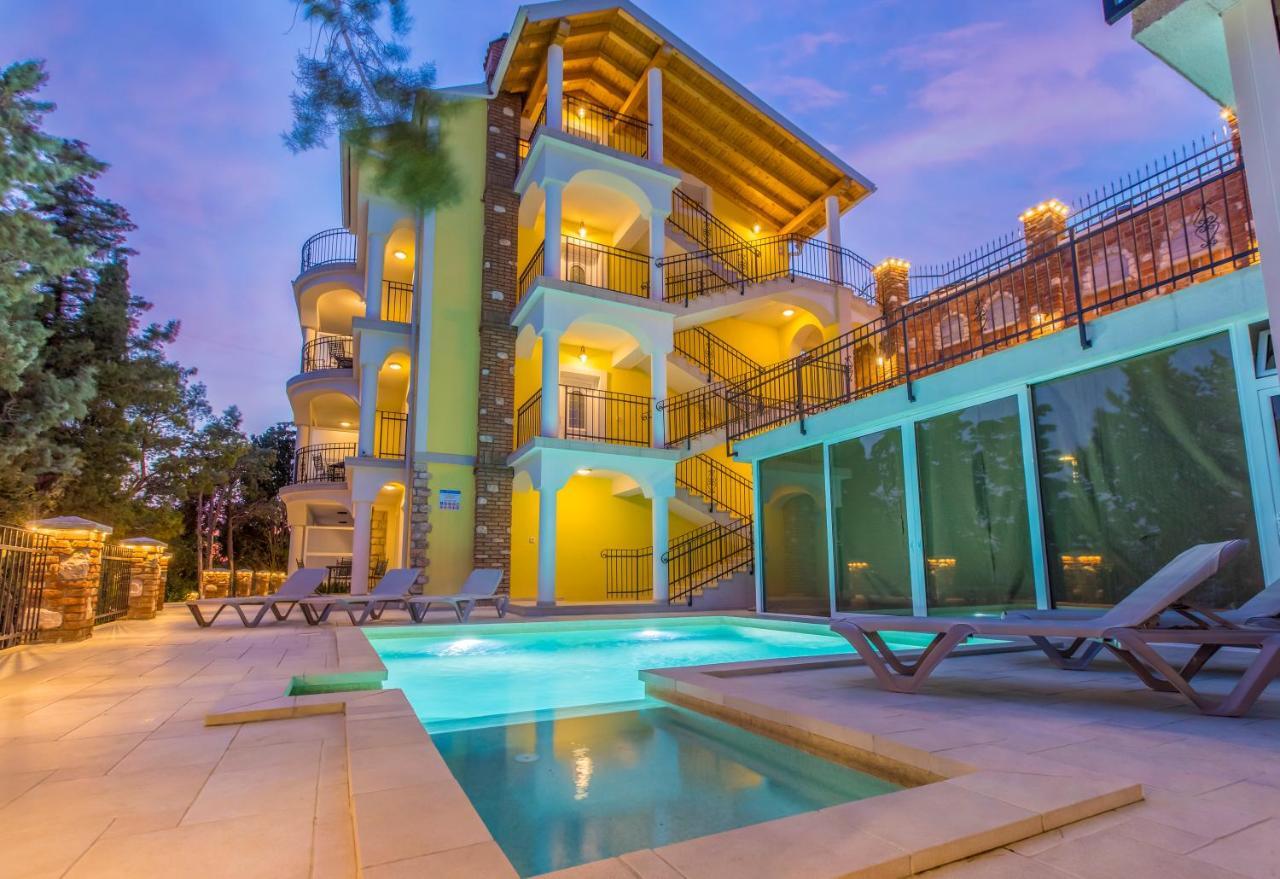 Palace Paulina Residence Novi Vinodolski Exteriér fotografie
